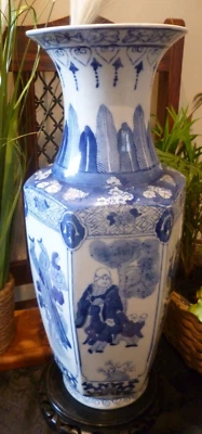 LARGE CHINESE HAND PAINTED QUALITY PORCELAIN VASE FLOWER BIRD FIGURES - Image 1 of 4