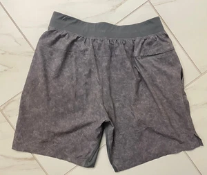 Men's Lululemon Men's T.H.E. Short 7" *Linerless Gravel Dust Asphalt Size Medium - Picture 1 of 8