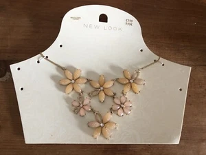 New Look pink apricot flower collar necklace BNWT RRP £7.99 - Picture 1 of 3