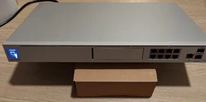 Ubiquiti UniFi Dream Machine Pro - Used with accessories - Photo 1/1