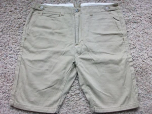 NEW LEVIS KHAKI FLAT FRONT SHORTS MENS 38 DARKER KHAKI COLOR 366980001 FREE SHIP - Picture 1 of 4