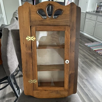 Vtg 1970s Wooden Cut Out Design 3 Shelf Glass Door Cabnit - Image 1 of 4