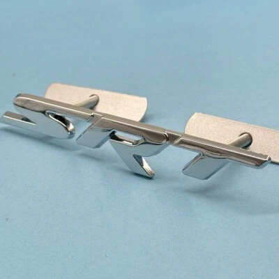 Placa de identificación 3D placa de identificación plateada emblema rejilla HellCat de metal cromado Foto 1 de 3