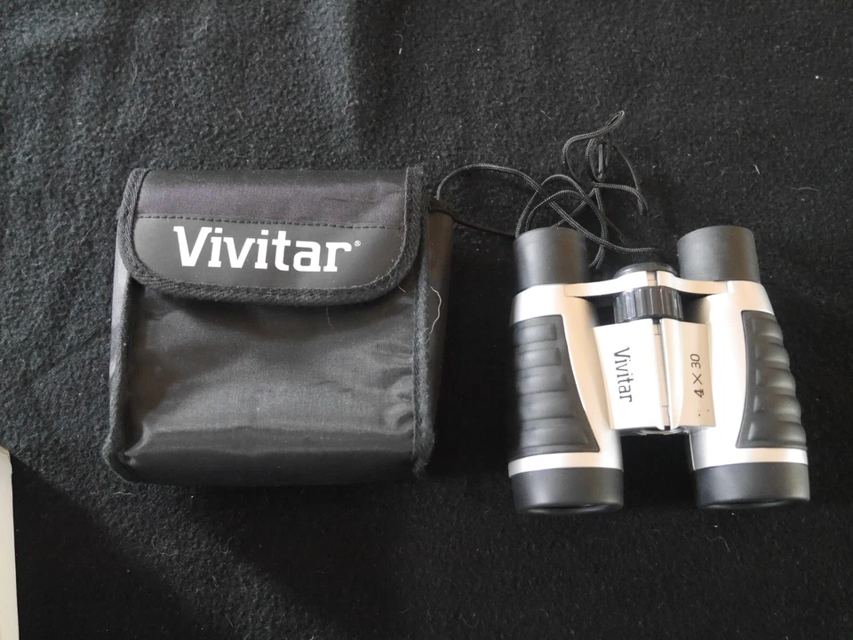 Vivitar Vintage Binoculars 4X30 Coated Compact With Strap & Storage Pouch - Image 1 of 2