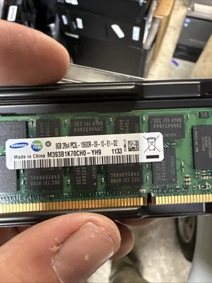 Samsung M393B1K70DH0-YH9 PC3L-10600R 8GB 2Rx4 Memory Module RAM - Image 1 of 2