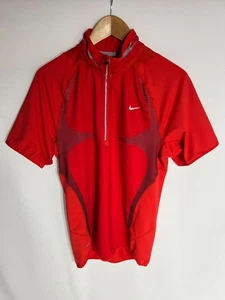 Nike Camiseta de Correr Esfera 1/2 Cremallera Dri Fit | Para Hombre | Roja | Pequeña - Imagen 1 de 10