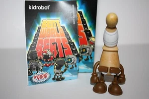 KIDROBOT 2011 DOBLADO WORLD BEATS MR. STIX TOUR DRUM BAND DISEÑADOR JUGUETE ARTÍSTICO - Imagen 1 de 3