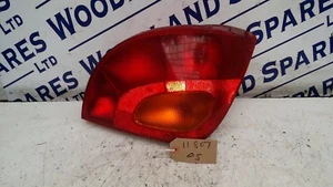 Ford Fiesta 1.3 1998 gasolina panel de luces traseras laterales para conductores - Imagen 1 de 1
