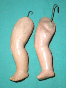 Patas de muñeca antiguas para un cuerpo de composición, 7,5", repuesto, marcadas "19" - Imagen 1 de 3