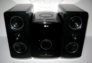 LG FB164BDAB - DVD Micro HiFi System + Dock - CD Player - Audio - VGC - Picture 1 of 3