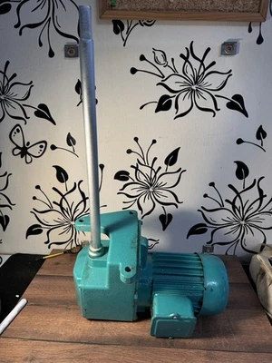 Getriebemotor Elektromotor mit Welle Bastler ungetestet Industrie Motor - Bild 1 von 4