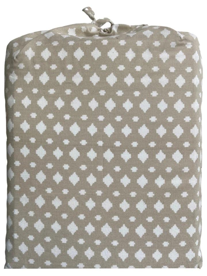 Juego de sábanas de dormitorio Room Essentials Twin XL beige diamante algodón rico Foto 1 de 2