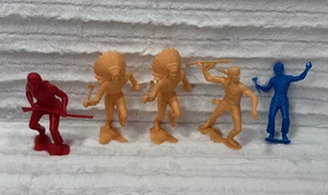 5 MOLDES MARX PLÁSTICO INDIOS 6" AÑOS 70 - Imagen 1 de 8