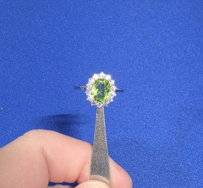 New 925 Sterling Silver 2.21ct Natural Peridot Halo CZ Cocktail Ring Size 8 - Image 1 of 4
