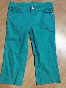 Girls Celebrity Pink Light Green Girls Capris Jeans Pants Size 8 EUC Worn Once - Picture 1 of 4