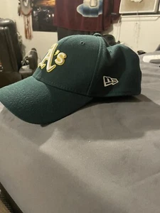 Men's New Era Green Oakland Athletics Tech 39THIRTY Flex Hat - Picture 1 of 3