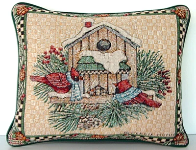 Red Birds On Snowy Bird House, travesseiro de tapeçaria xadrez borda Debbie Mumm novo - Imagem 1 de 4