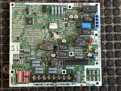 Carrier HK42FZ0031 Control Board Bryant - Image 1 of 2