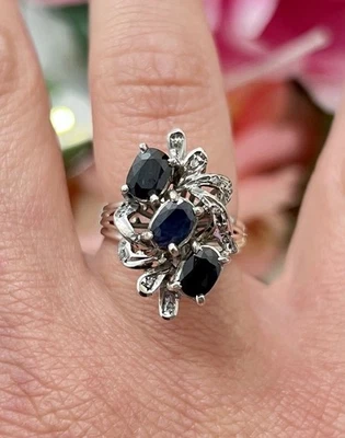 Anillo de cóctel vintage de paladio con racimo de diamantes y zafiro natural Art Deco 6,5 Foto 1 de 4