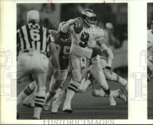 1991 Press Photo Philadelphia Eagles and Houston Oilers play NFL football - Picture 1 of 2