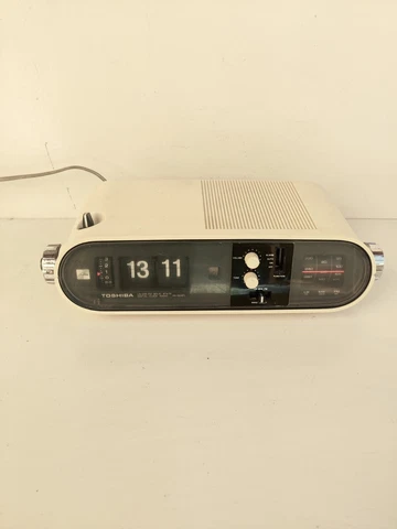 TOSHIBA FLIP DIGITAL CLOCK RADIO MODEL RC-803FL MADE IN JAPAN Cover