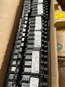 Siemens Q21520CTNC Circuit Breakers 15-20A 4/Pole 120/240V NEW - Picture 1 of 3