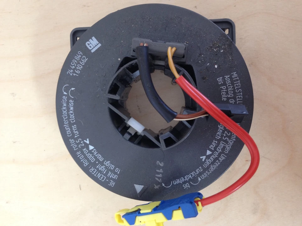 Opel Corsa C Airbagschleifring Wickelfeder Schleifring 24459849 zurückgesetzt  - Bild 1 von 1