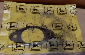 R83021 Exhaust Manifold Gasket OEM Fits John Deere Tractor JDS5590 NIB 261C - Picture 1 of 3