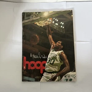 Revista de programa de juegos Celtics Hoop Issue 5. Shaq O'Neal Novato del Año 1993 - Imagen 1 de 5