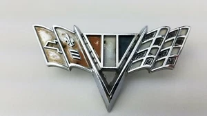 OEM GM 64-67 Chevrolet V Banderas Guardabarros Emblema 3840318 Original ~ Metal - Imagen 1 de 4