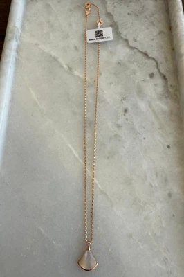 Luxury Inspired Fashion Fan Pendant Necklace Rose Gold Plated Chain Jewelry - Image 1 of 4