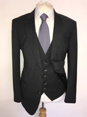 HUGO BOSS - Mens Slim Fit 3 Piece DARK GREY WOOL SUIT - 42 Reg - W36 L32 -LOVELY - Image 1 of 4