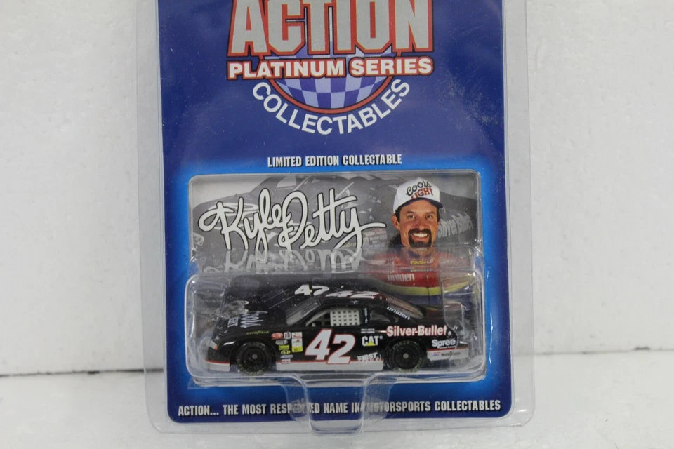 Coche de protesta negro de acción Kyle Petty 1996 Silver Bullet 1/64 Foto 1 de 1
