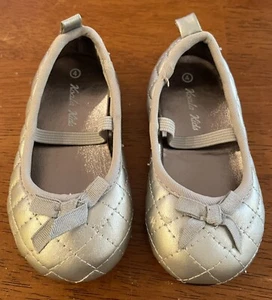 Koala Kids Shoes Baby Toddler Girl Size 4 Mary Janes Silver Quilted - Picture 1 of 8