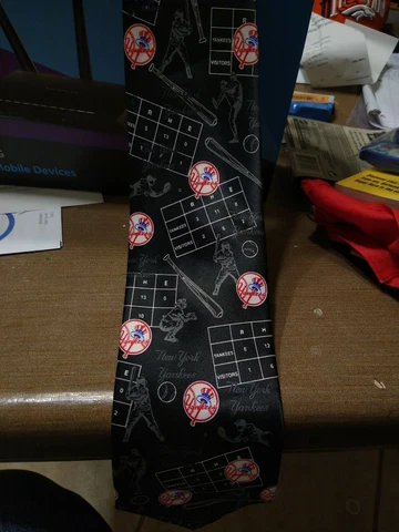 NEW YORK YANKEES MLB Baseball Ralph Marlin Necktie Batter Up Novelty Tie - NICE! Cover