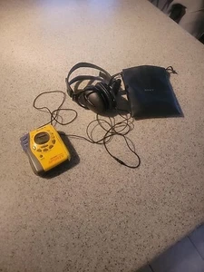Vintage Sony Walkman Sports FM/AM WM-FS493 W/ Sony NC20 HEADSETS WORKS READ - Picture 1 of 13