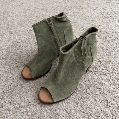 Toms Majorca Peep Toe Ankle Bootie Tarmac Olive Suede Quilted Womens 8.5 - Image 1 of 4