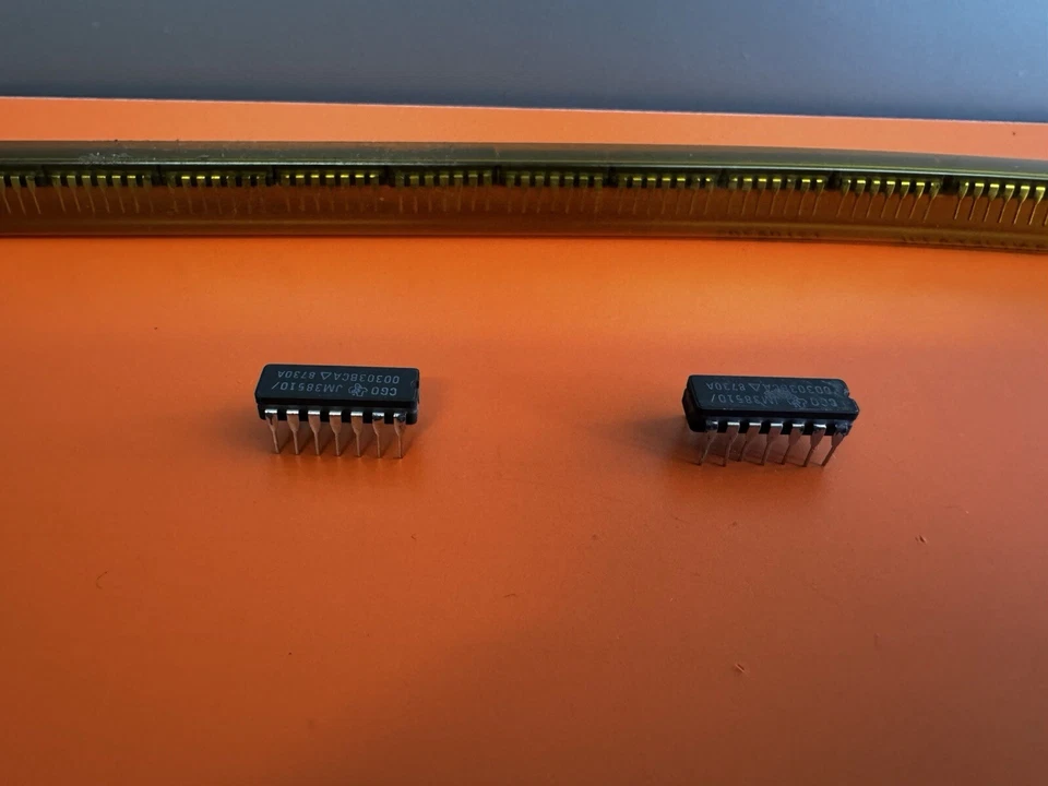 Texas Instruments NAND Gate 4-Element 2-in Bipolar 14 Pin JM38510/00303BCA Qty25 - Image 1 of 4