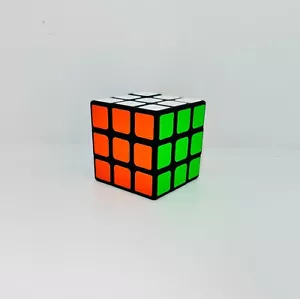 Rubik's Cube The Original 3x3x3 Rubik Cube Liscio e Veloce | Giocattolo Teaser Cervello - Foto 1 di 3