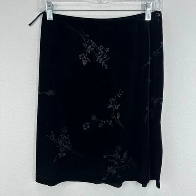 Minifalda envolvente Y2K años 90 terciopelo negro floral bordada niña grunge gótica Foto 1 de 4