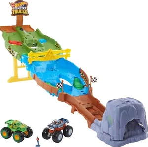 Hot Wheels Monster Trucks Wreckin' Raceway with 2 Toy Trucks: Bigfoot & Gunkster - Picture 1 of 6