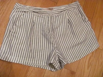 女式青少年中码 6 永远 21 白色细黑色条纹短裤  — 第 1/2 张图片