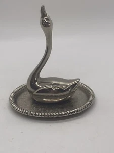 Plato de baratija cisne grabado vintage de latón  - Imagen 1 de 6