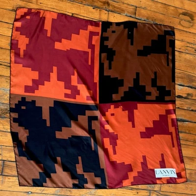 Pañuelo cuadrado de seda estampado geométrico Pixel Griffin vintage años 80 LANVIN PARIS Foto 1 de 4