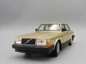 VOLVO 240 GL Limousine Goldmetallic 1/24 WELLY 24102W Sedan 244 NEX MODELS - Bild 1 von 12