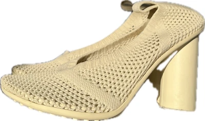 New bottega veneta Retail $950 atomic Mesh Knit cylinder heel pumps sea salt 41 - Image 1 of 4