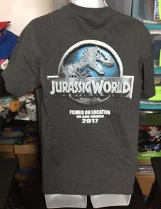 Jurassic World Film Crew 2017 graues Shirt Hawaii Medium SELTEN *SIEHE BILDER* - Bild 1 von 9