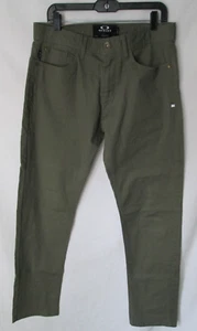 OAKLEY Men's Slim Fit Casual Pants Olive Green Cotton Blend Size 32 x 32 - Picture 1 of 6