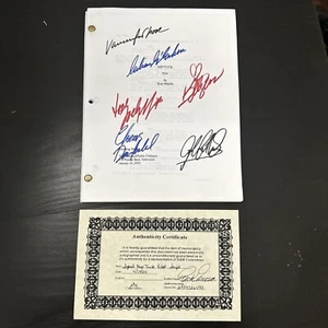 Nip Tuck sceneggiatura pilota autografata - auto multiple by cast - Foto 1 di 3