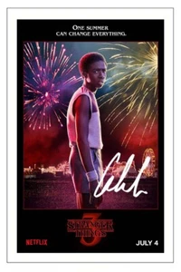 Caleb Mclaughlin signiert 6X4 FOTO Geschenkdruck STRANGER THINGS Staffel 1 - 4  - Bild 1 von 1